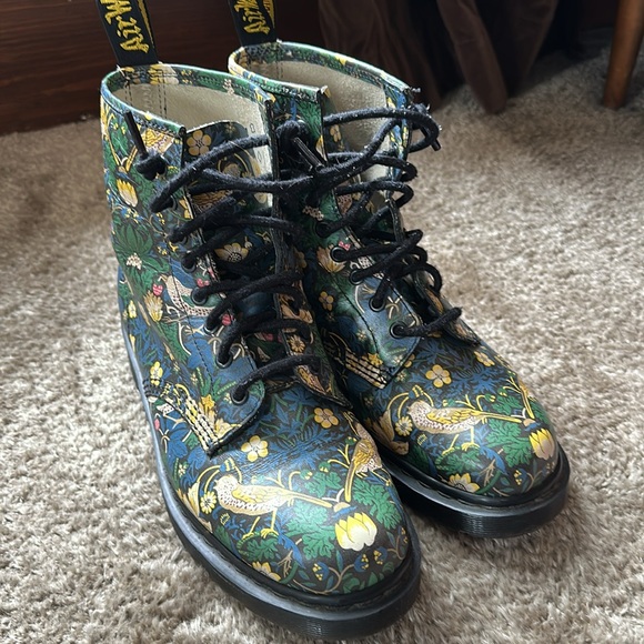 DR. MARTENS X LIBERTY LONDON STRAWBERRY THIEF BOOTS - Picture 12 of 12